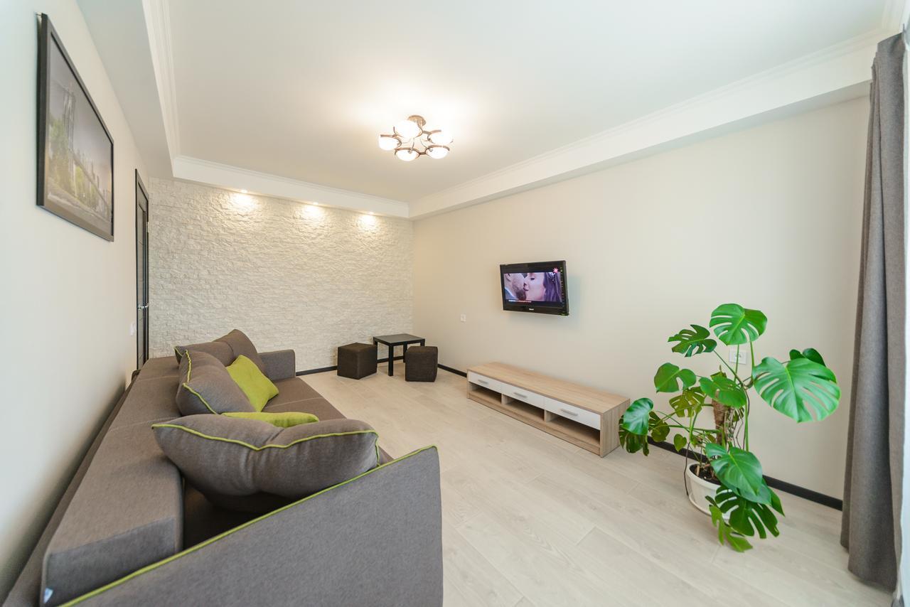 Artal Apartment On Iordanskaya 22 Kyiv Exterior photo