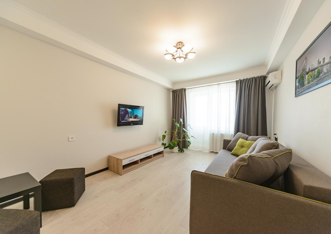 Artal Apartment On Iordanskaya 22 Kyiv Exterior photo